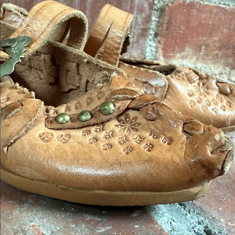 Polish Handcrafted Tan Leather kierpce folk Shoes